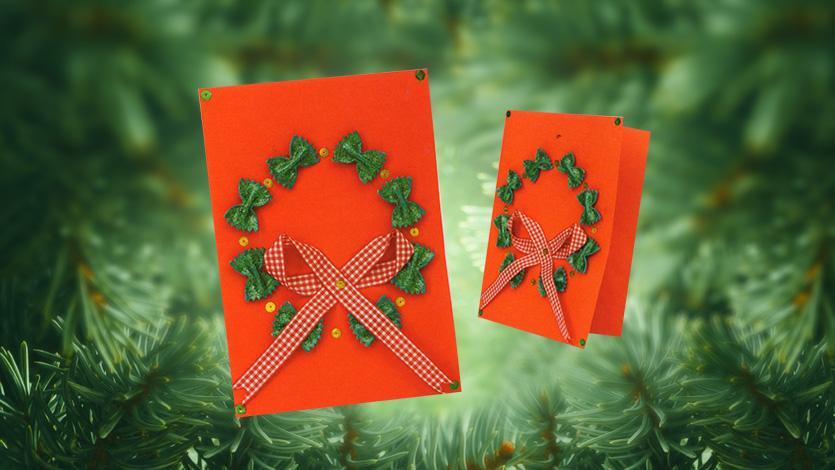 Χριστουγεννιάτικη κάρτα με στεφάνι από μακαρόνια